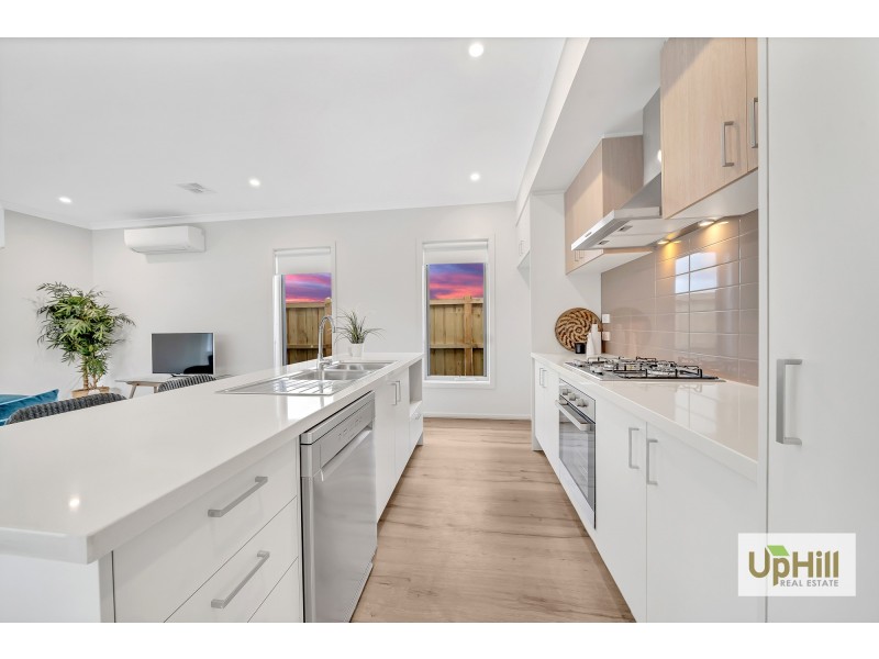 6 Corbin Walk, Officer VIC 3809