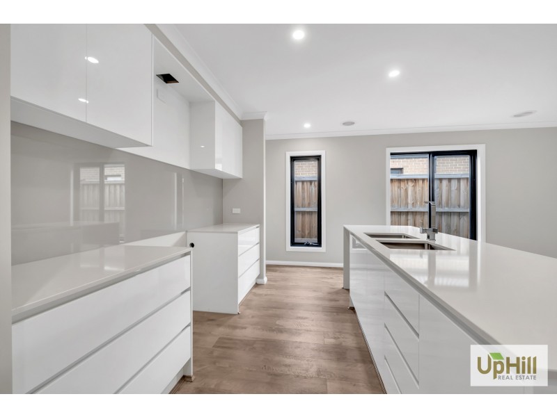 Clyde North VIC 3978