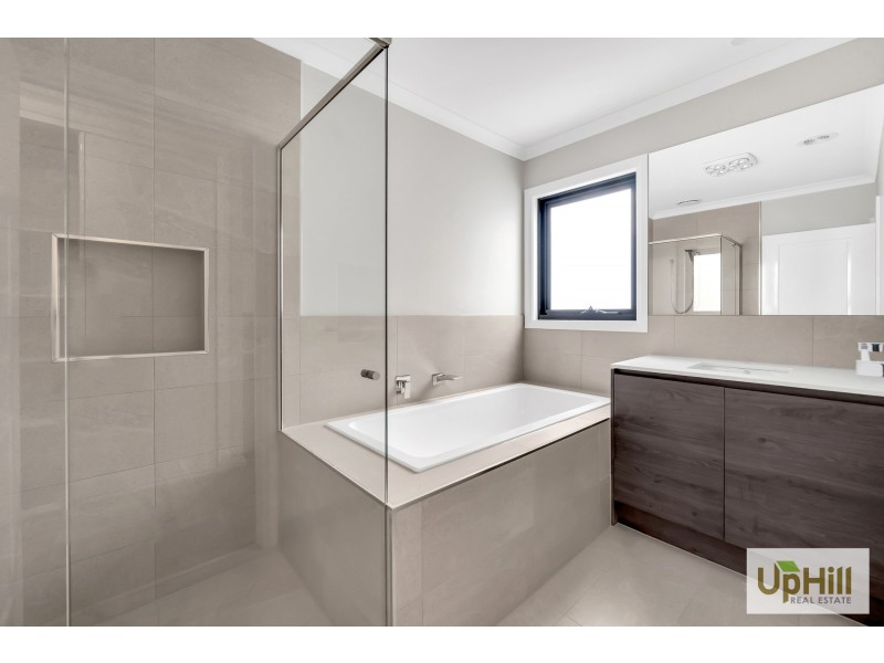 Clyde North VIC 3978