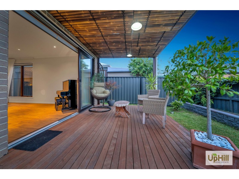 39 CHAGALL PARADE, Clyde North VIC 3978