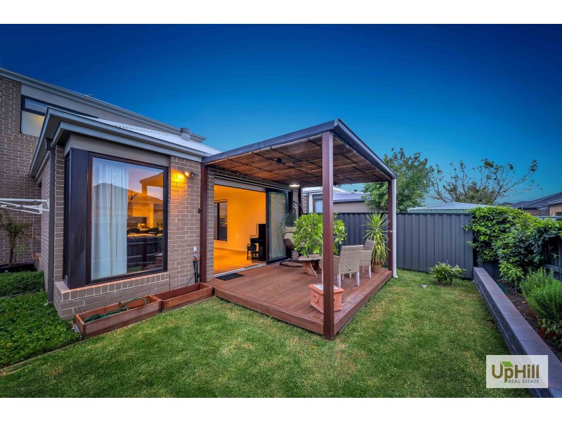 39 CHAGALL PARADE, Clyde North VIC 3978