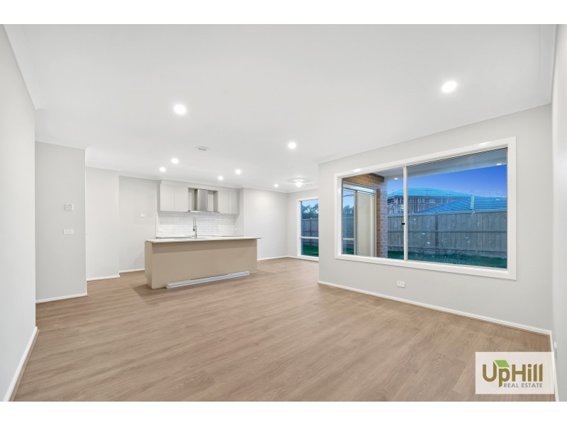 33 CHEROKEE PARADE, Clyde VIC 3978