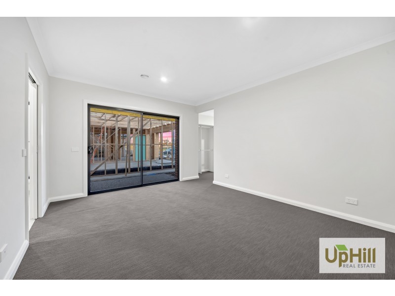 27 SCORCHIN DRIVE, Cranbourne South VIC 3977