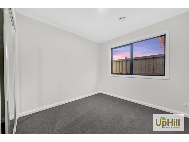 27 SCORCHIN DRIVE, Cranbourne South VIC 3977