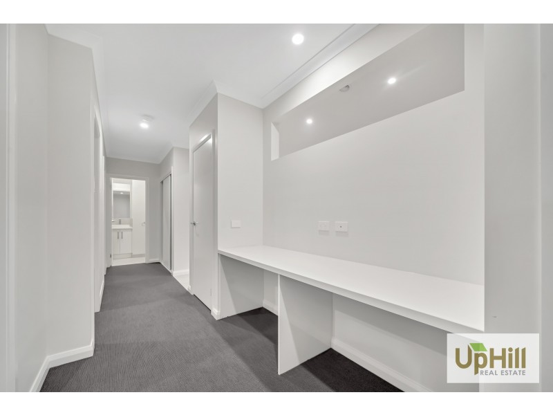 27 SCORCHIN DRIVE, Cranbourne South VIC 3977