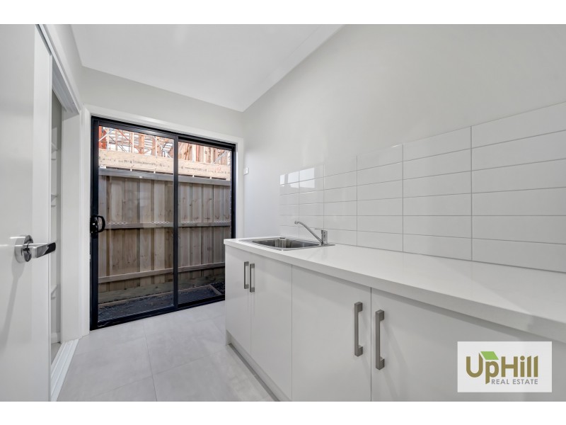 27 SCORCHIN DRIVE, Cranbourne South VIC 3977