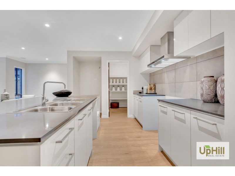 21 SHULZE DRIVE, Clyde North VIC 3978