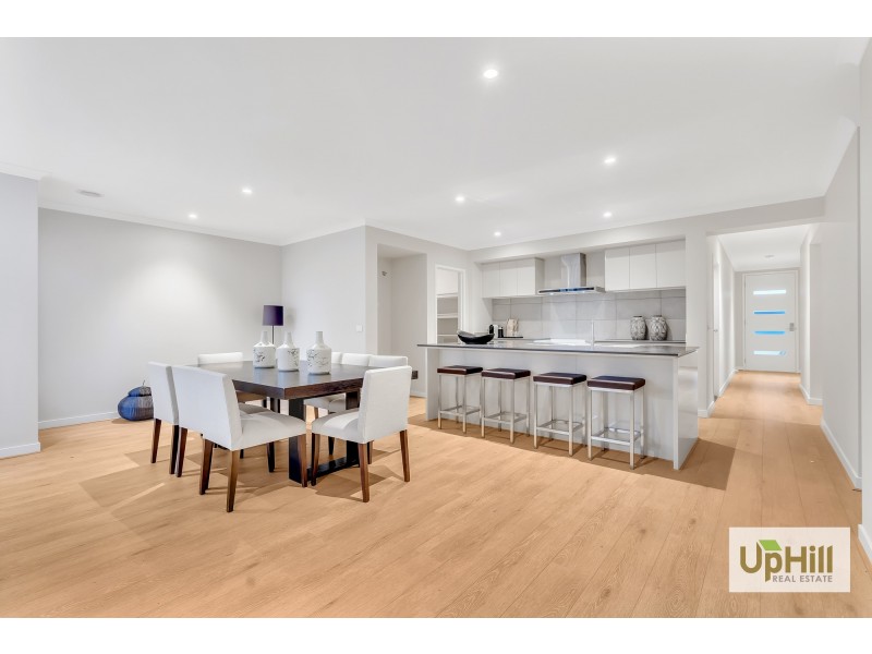 21 SHULZE DRIVE, Clyde North VIC 3978