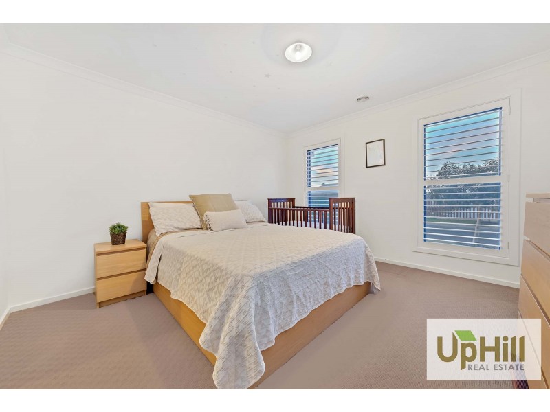 6 SALERNO WAY, Clyde North VIC 3978