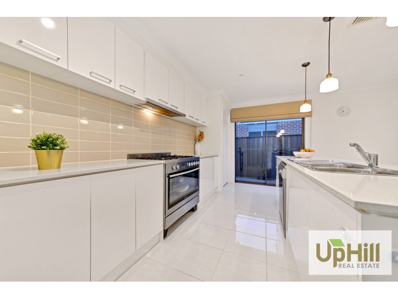 6 SALERNO WAY, Clyde North VIC 3978