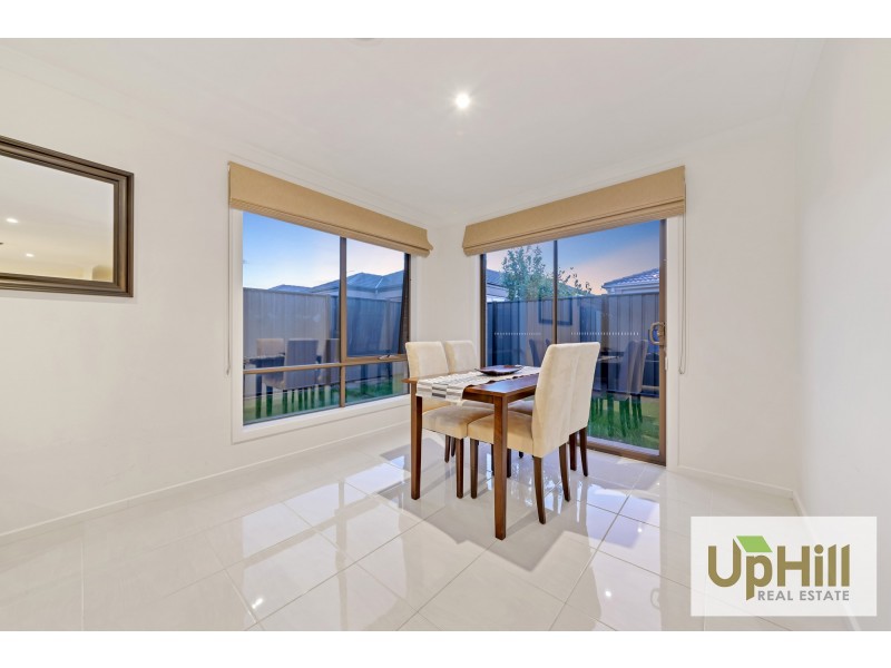 6 SALERNO WAY, Clyde North VIC 3978