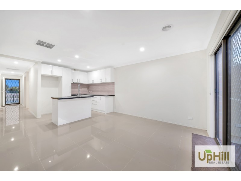 18 Titan lodge walk, Pakenham VIC 3810