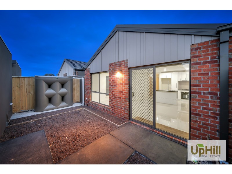 18 Titan lodge walk, Pakenham VIC 3810