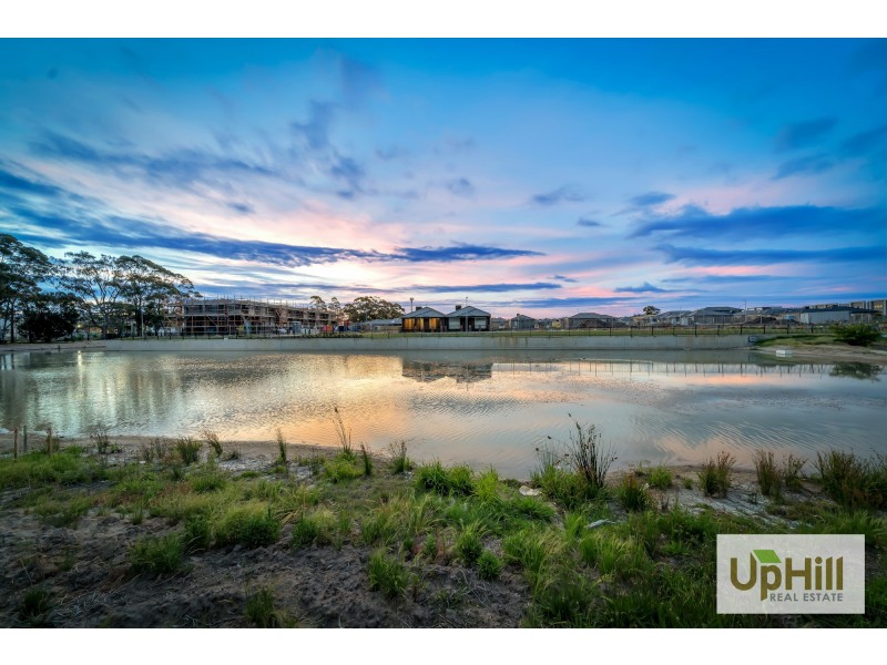 18 Titan lodge walk, Pakenham VIC 3810