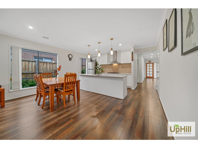 14 LANCELOT AVENUE, Clyde VIC 3978