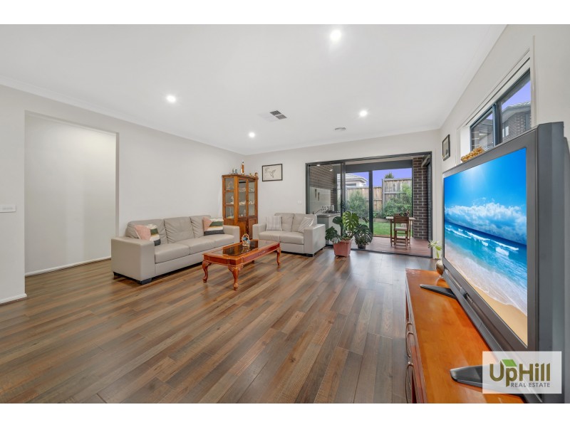 14 LANCELOT AVENUE, Clyde VIC 3978