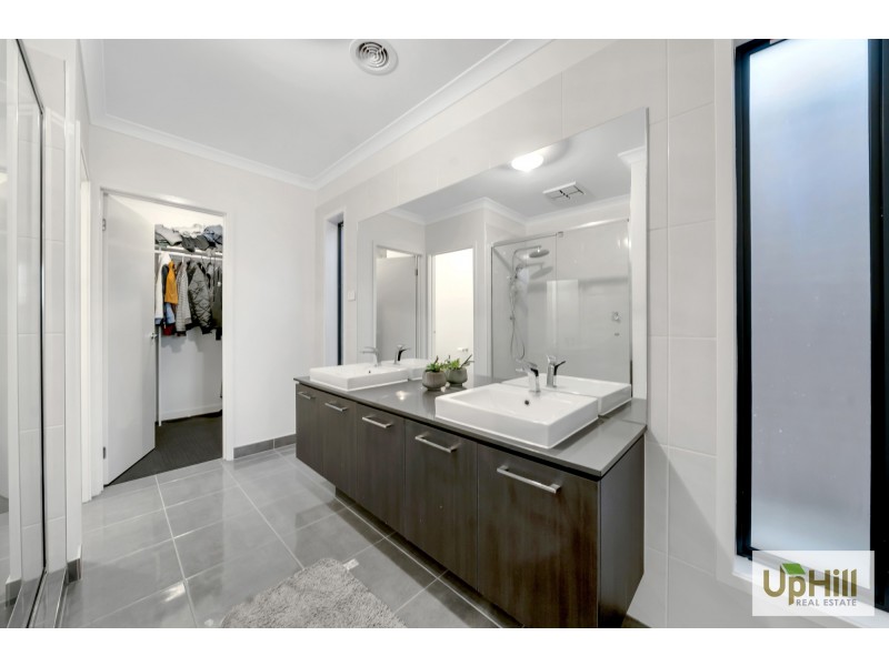 55 SKYLARK BLVD, Clyde North VIC 3978