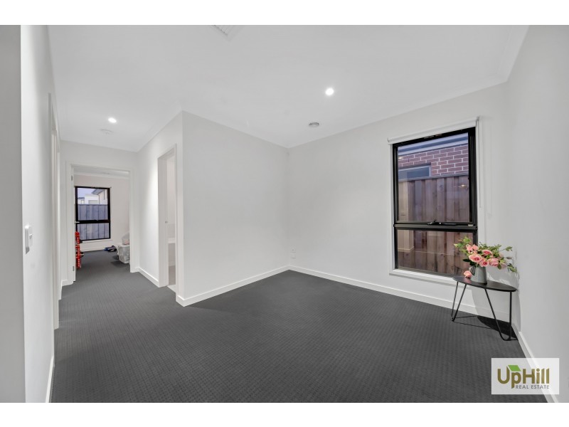 55 SKYLARK BLVD, Clyde North VIC 3978