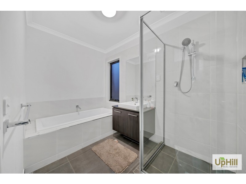 55 SKYLARK BLVD, Clyde North VIC 3978