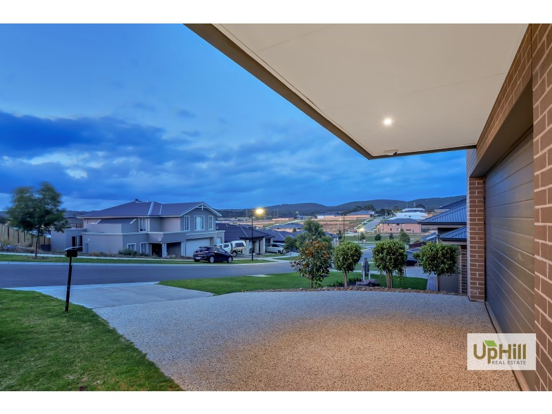 11 SKYLINE DRIVE, Officer VIC 3809