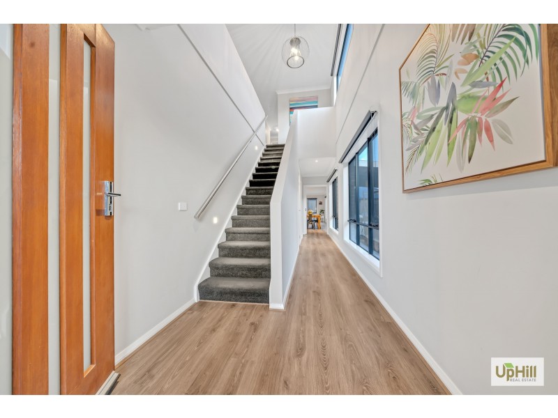 11 SKYLINE DRIVE, Officer VIC 3809