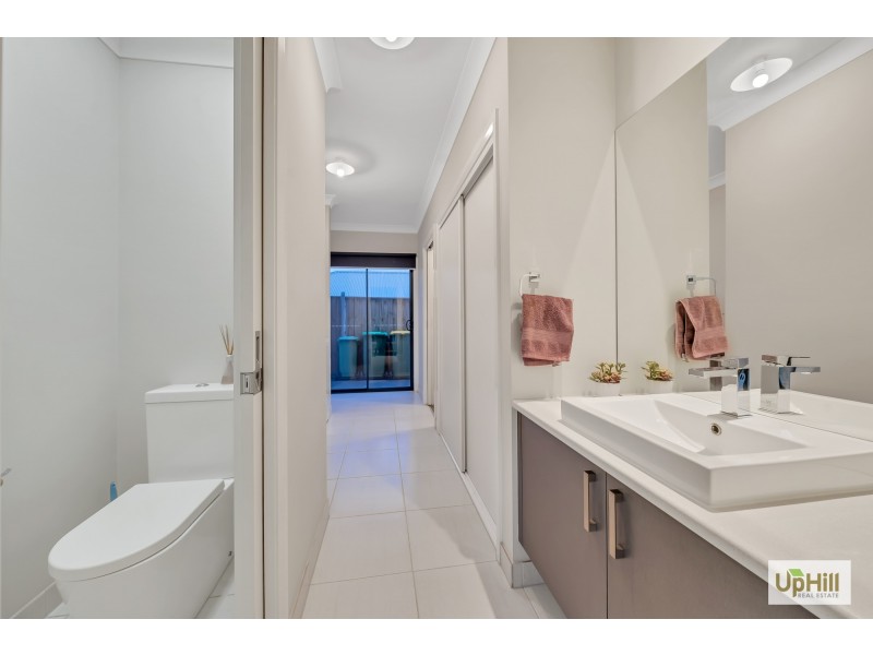 11 SKYLINE DRIVE, Officer VIC 3809