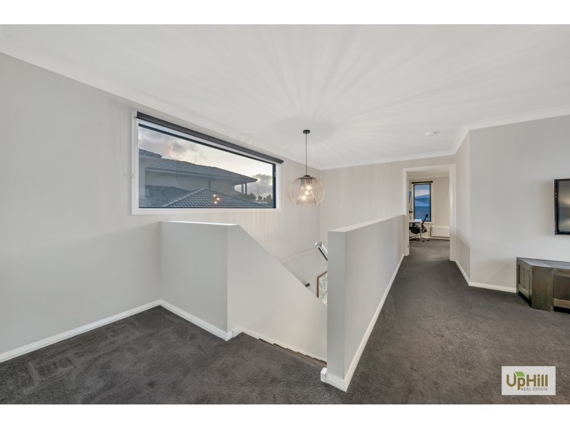 11 SKYLINE DRIVE, Officer VIC 3809