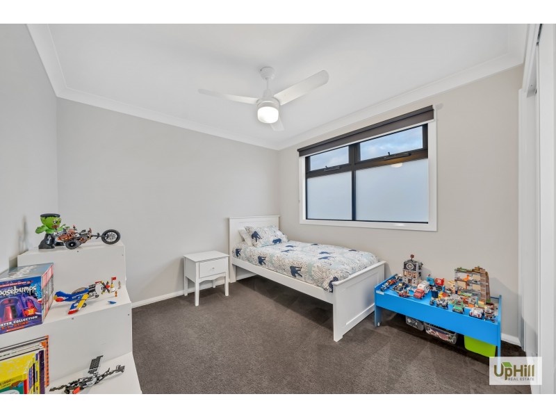 11 SKYLINE DRIVE, Officer VIC 3809