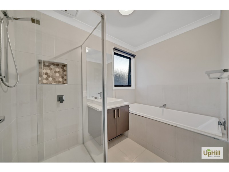 11 SKYLINE DRIVE, Officer VIC 3809