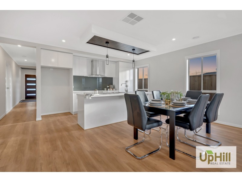 31 BABYLON CRESCENT, Clyde North VIC 3978