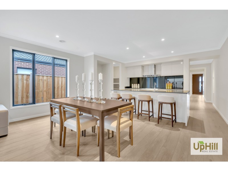 9 JUBILEE ROAD, Clyde VIC 3978