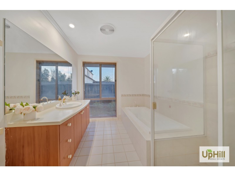 7 Rich Walk, Narre Warren South VIC 3805