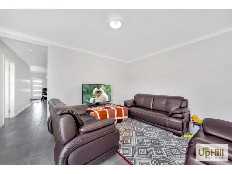 59 Karawarra Circuit, Cranbourne North VIC 3977