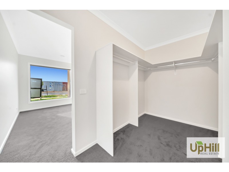 39 Evica Road, Clyde North VIC 3978