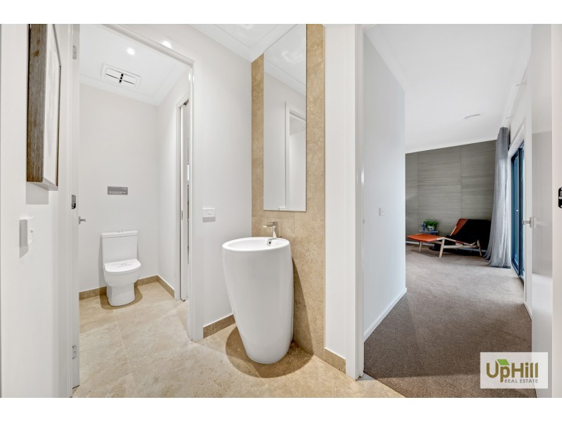 1 TALLRUSH STREET, Clyde North VIC 3978