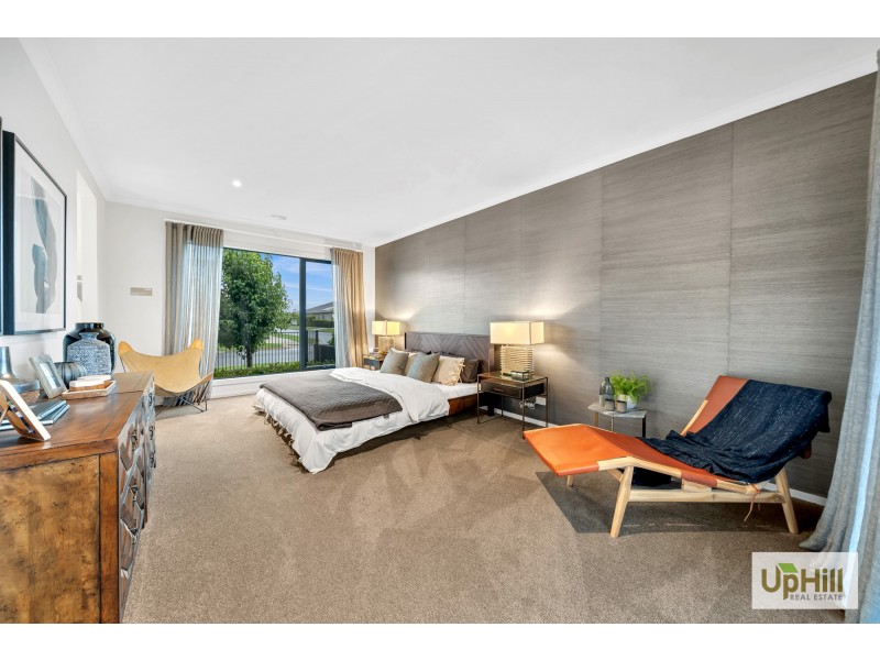 1 TALLRUSH STREET, Clyde North VIC 3978