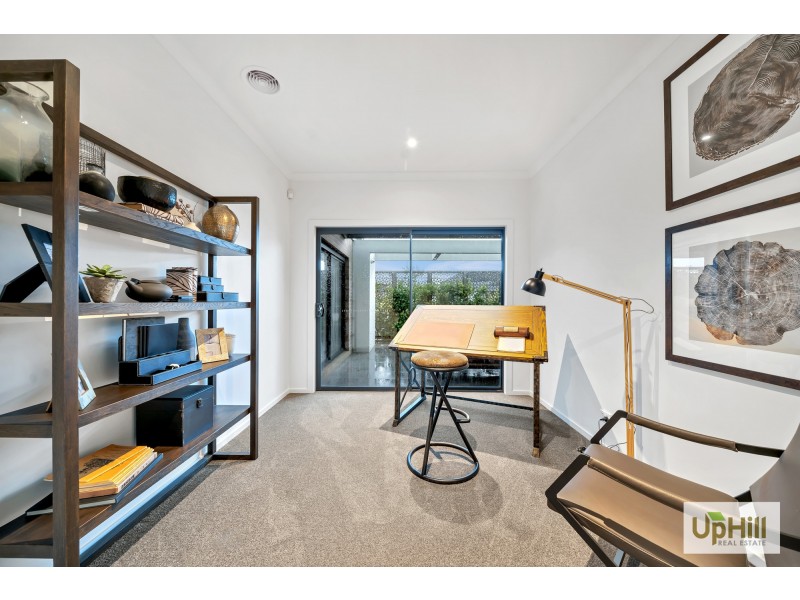 1 TALLRUSH STREET, Clyde North VIC 3978