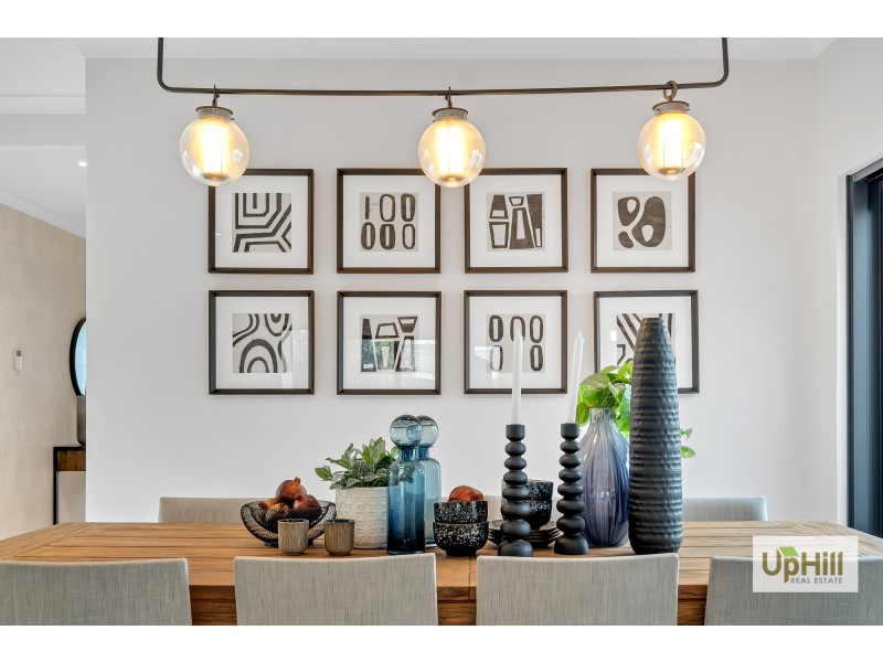 1 TALLRUSH STREET, Clyde North VIC 3978