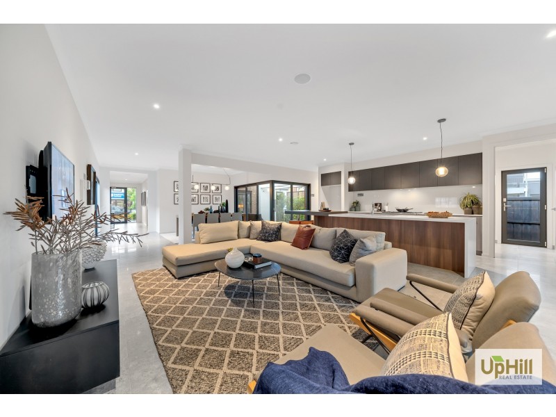 1 TALLRUSH STREET, Clyde North VIC 3978