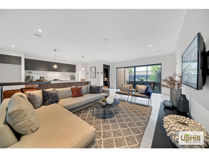 1 TALLRUSH STREET, Clyde North VIC 3978