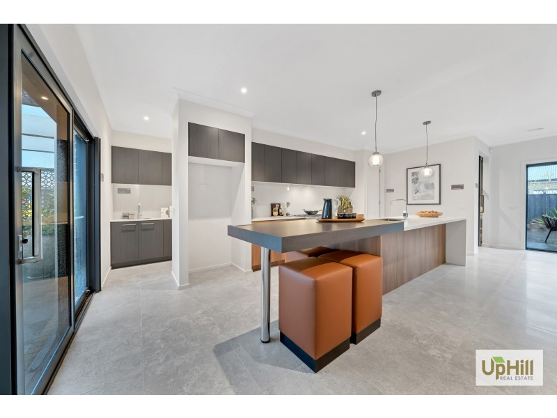 1 TALLRUSH STREET, Clyde North VIC 3978