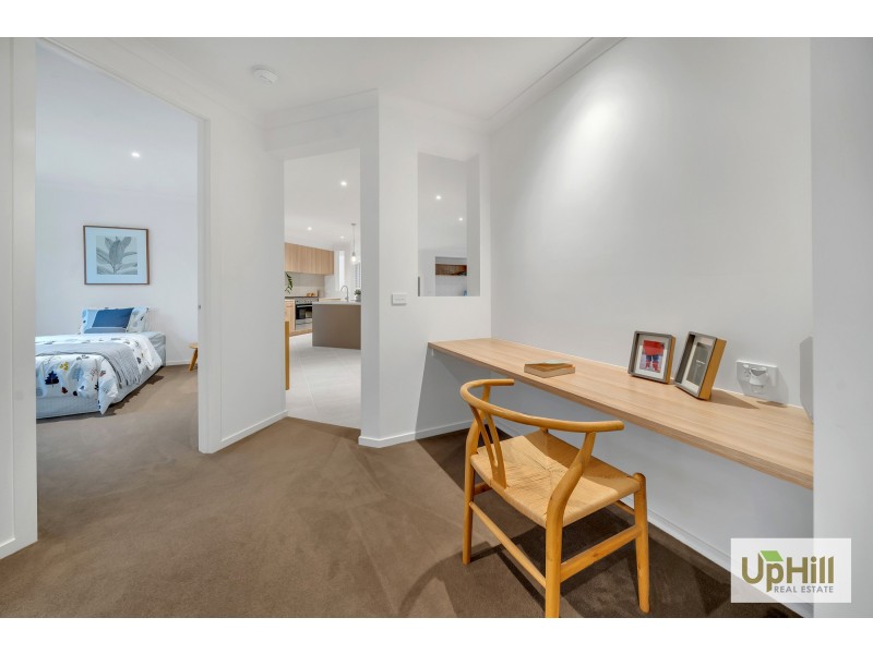 4 TALLRUSH STREET, Clyde North VIC 3978