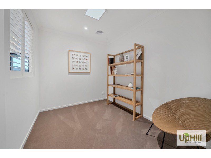 4 TALLRUSH STREET, Clyde North VIC 3978