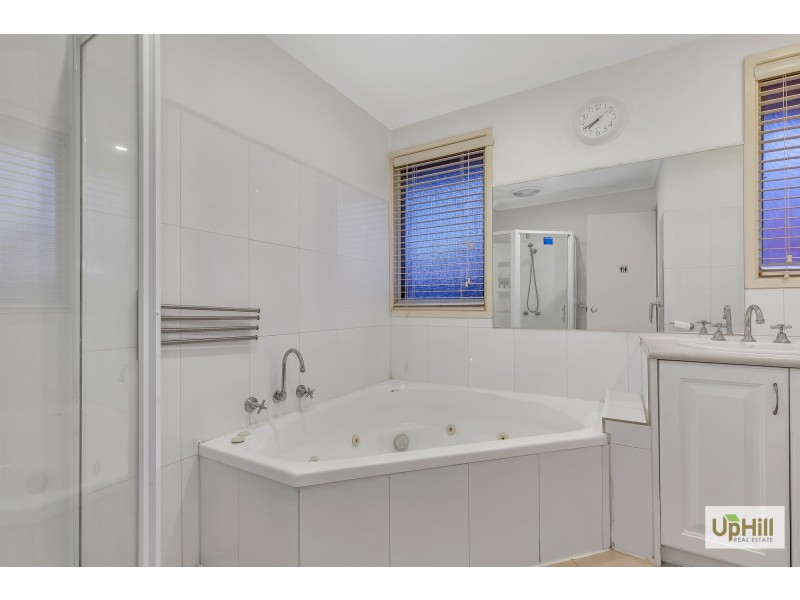 28 PIRRA PLACE, Narre Warren VIC 3805