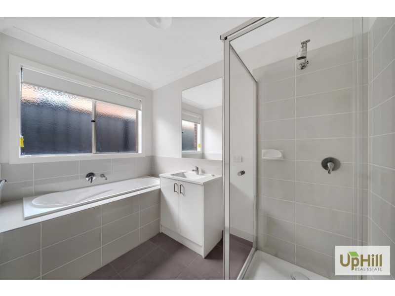 3 NASO PLACE, Clyde North VIC 3978