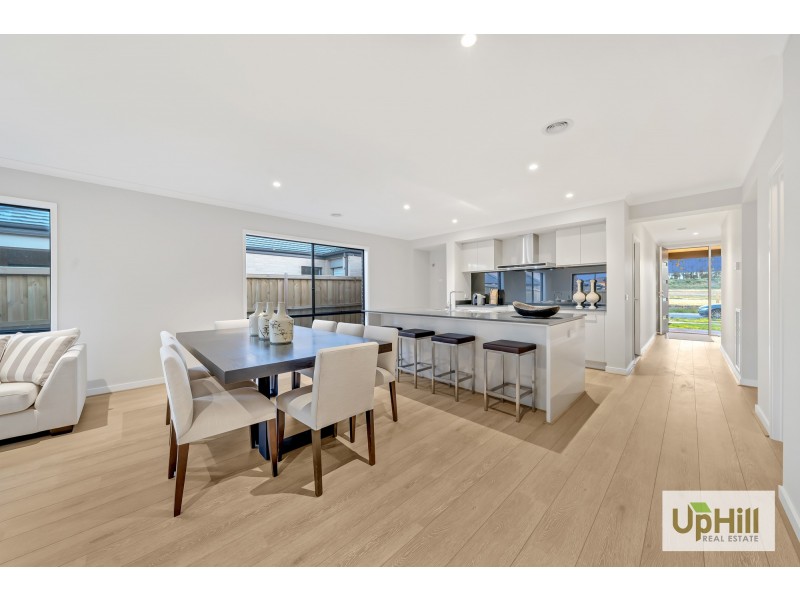 21  SHULZE DRIVE, Clyde North VIC 3978