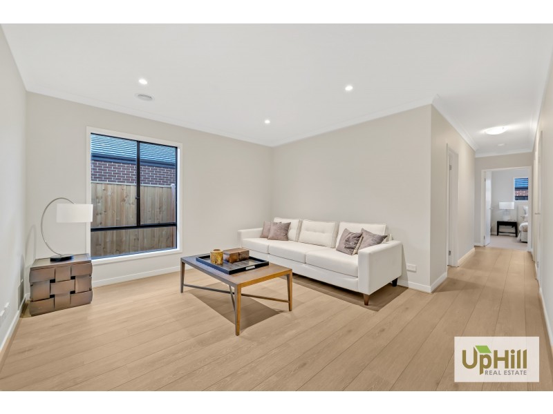 21  SHULZE DRIVE, Clyde North VIC 3978