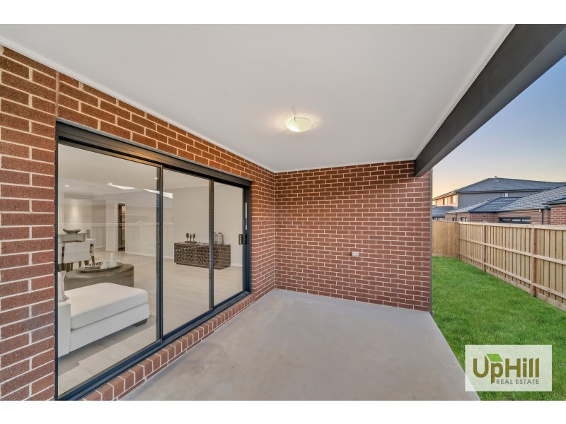 21  SHULZE DRIVE, Clyde North VIC 3978