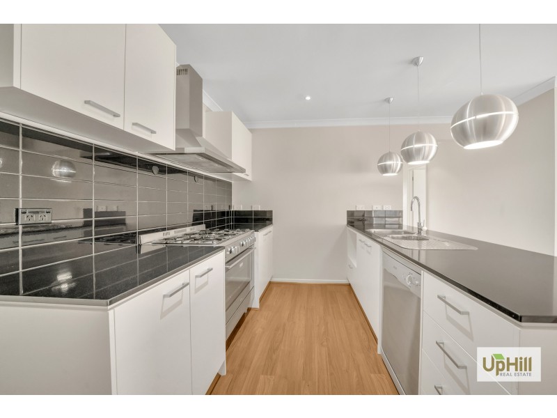 82 Everlasting Boulevard, Cranbourne West VIC 3977