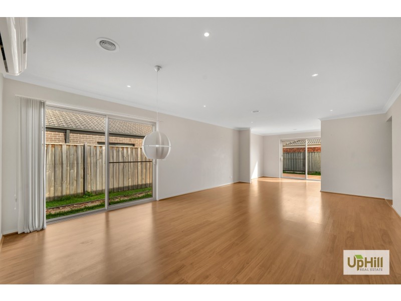 82 Everlasting Boulevard, Cranbourne West VIC 3977